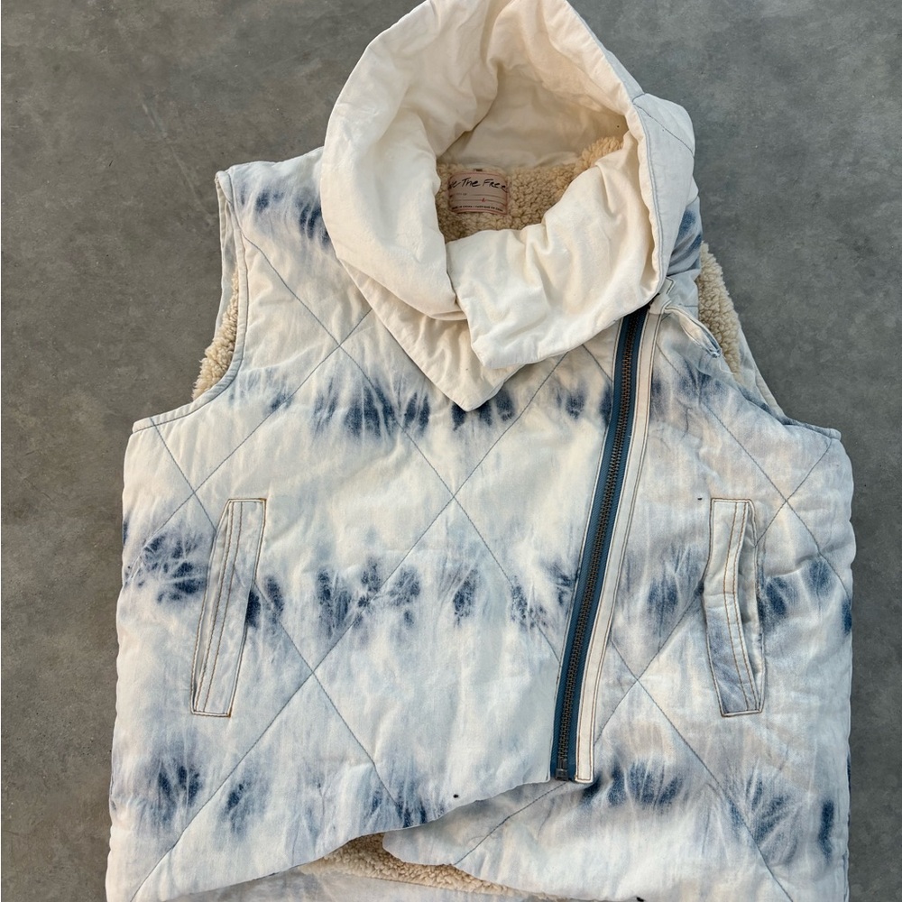 Women’s we the free fleeced lined vest large